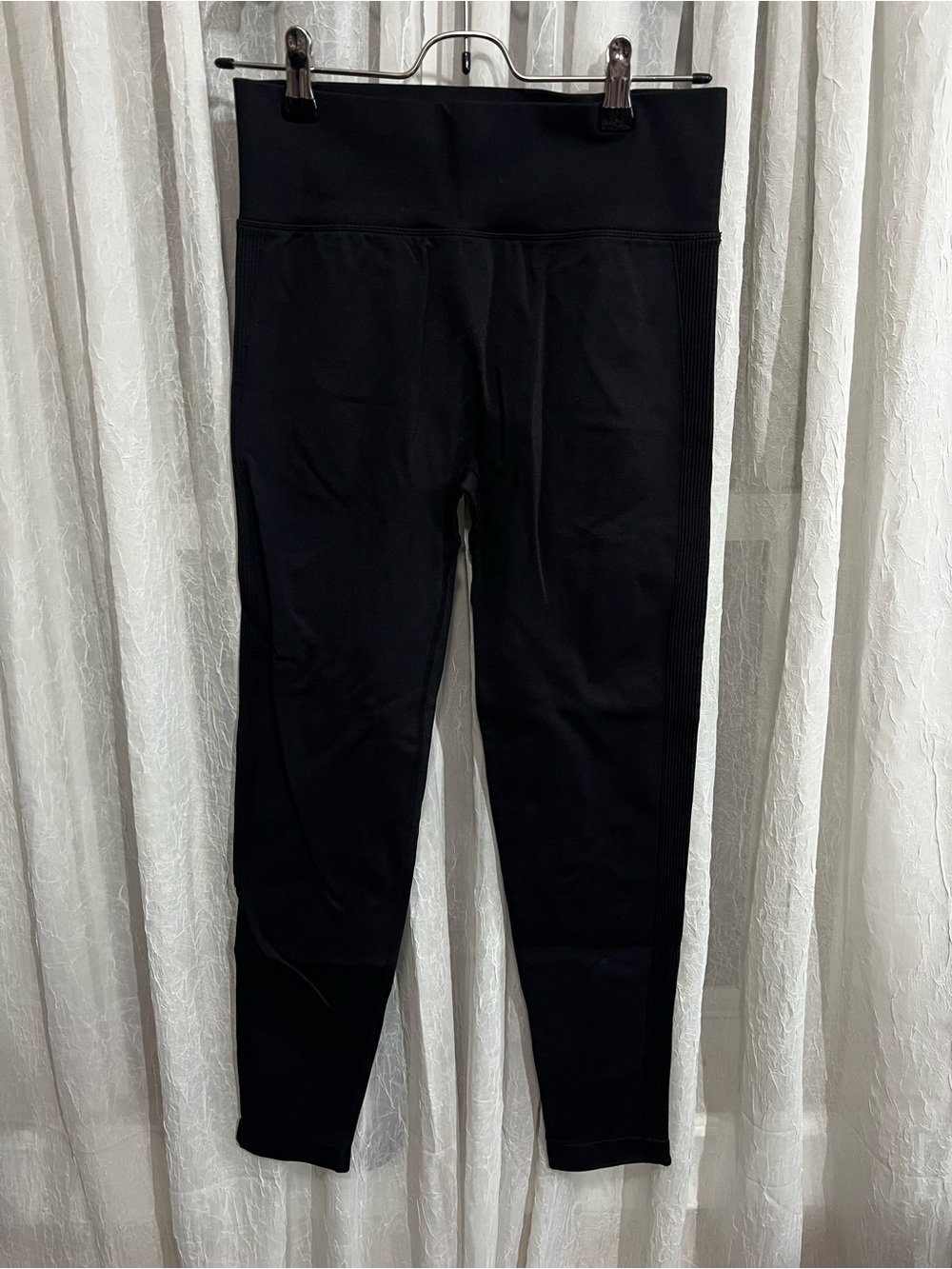 HALARA Black High-Waist Workout Leggings with Butt lift & Booty cinch